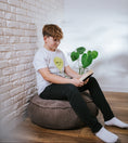 Cargar la imagen en la vista de la galería, Runder Sitzpuff aus Cord, perfekt für ein Kind - Komfort für Ihren Kleinen