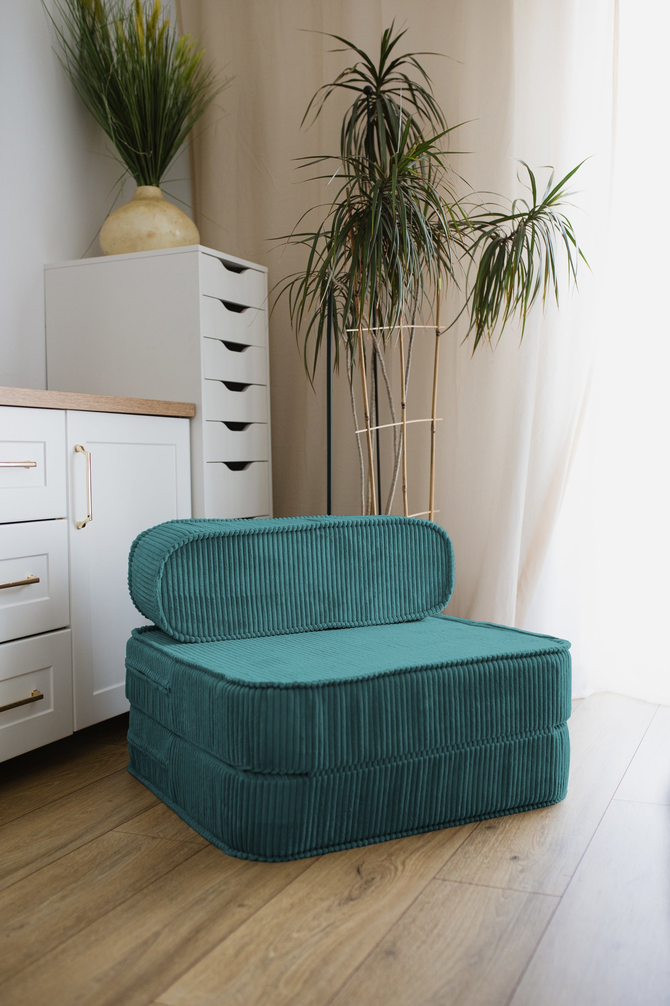 Zweiteilige Klappmatratze mit Kopfstütze – Komfort, Stil und Vielseitigkeit in Ihrem Zuhause!