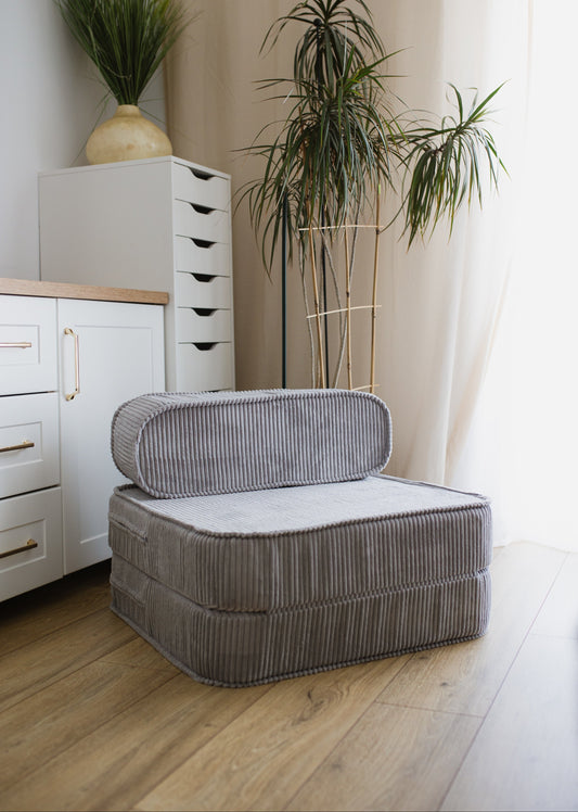 Zweiteilige Klappmatratze mit Kopfstütze – Komfort, Stil und Vielseitigkeit in Ihrem Zuhause!