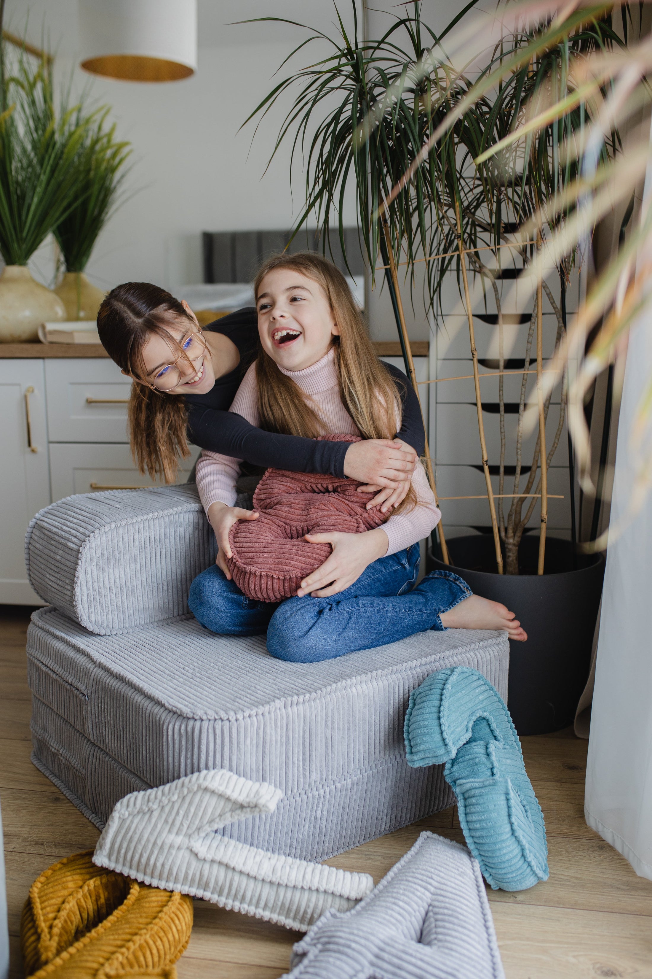 Zweiteilige Klappmatratze mit Kopfstütze – Komfort, Stil und Vielseitigkeit in Ihrem Zuhause!