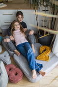 Bild in Galerie-Betrachter laden, Zweiteilige Klappmatratze mit Kopfstütze – Komfort, Stil und Vielseitigkeit in Ihrem Zuhause!