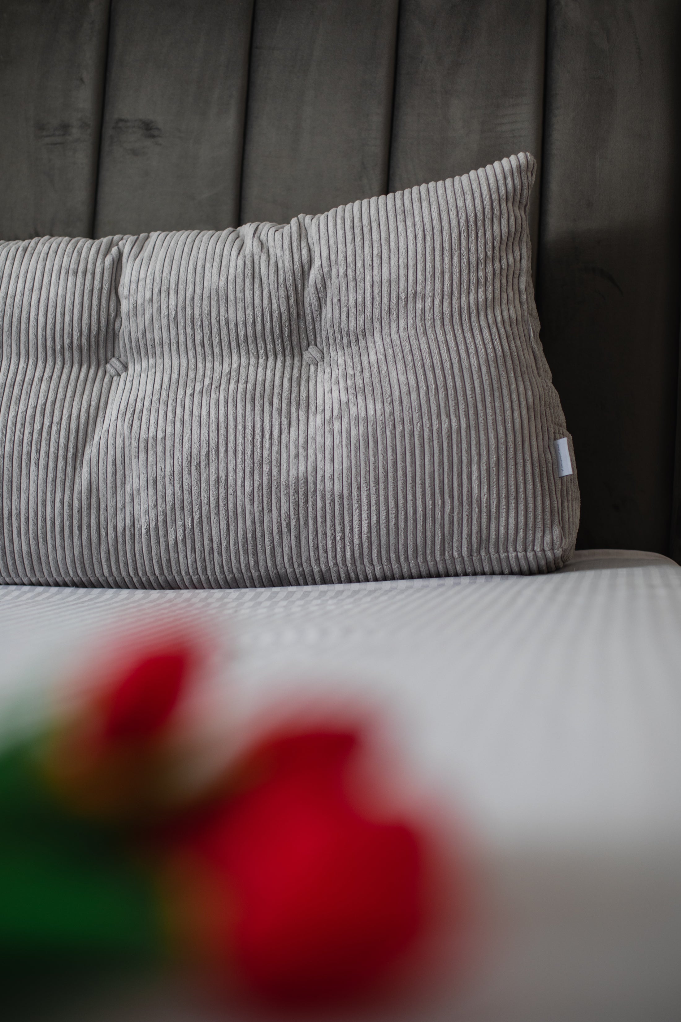 Kopfstütze aus Cord - perfekt für lange Abende - eine neue Ebene der Entspannung im Schlafzimmer