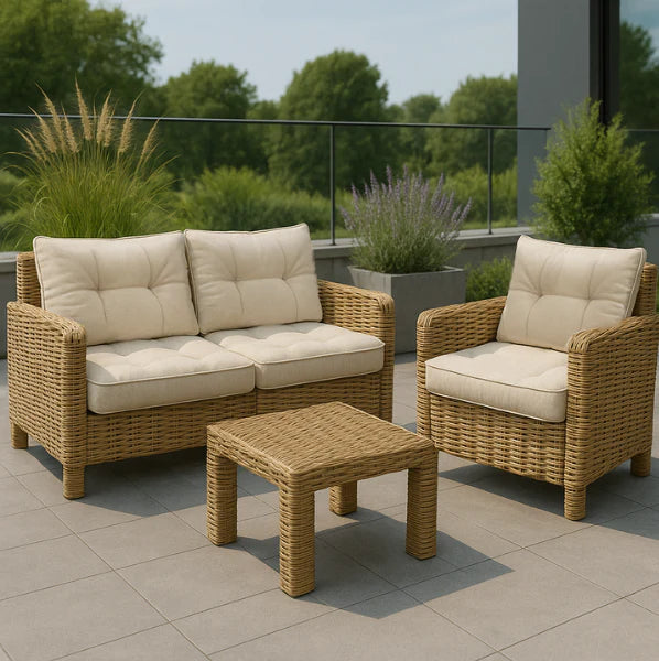 Cojines acolchados para muebles de ratán.