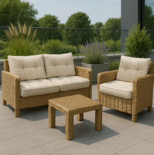 Cojines acolchados para muebles de ratán.