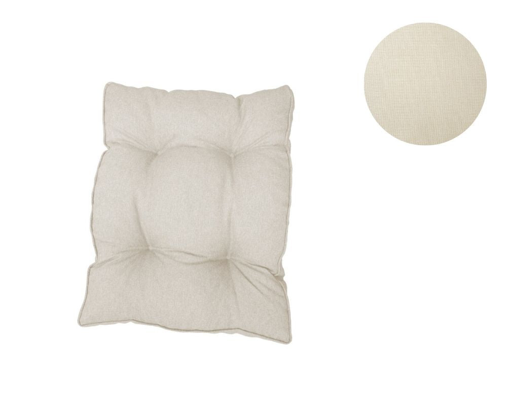 Cojines acolchados para muebles de ratán.